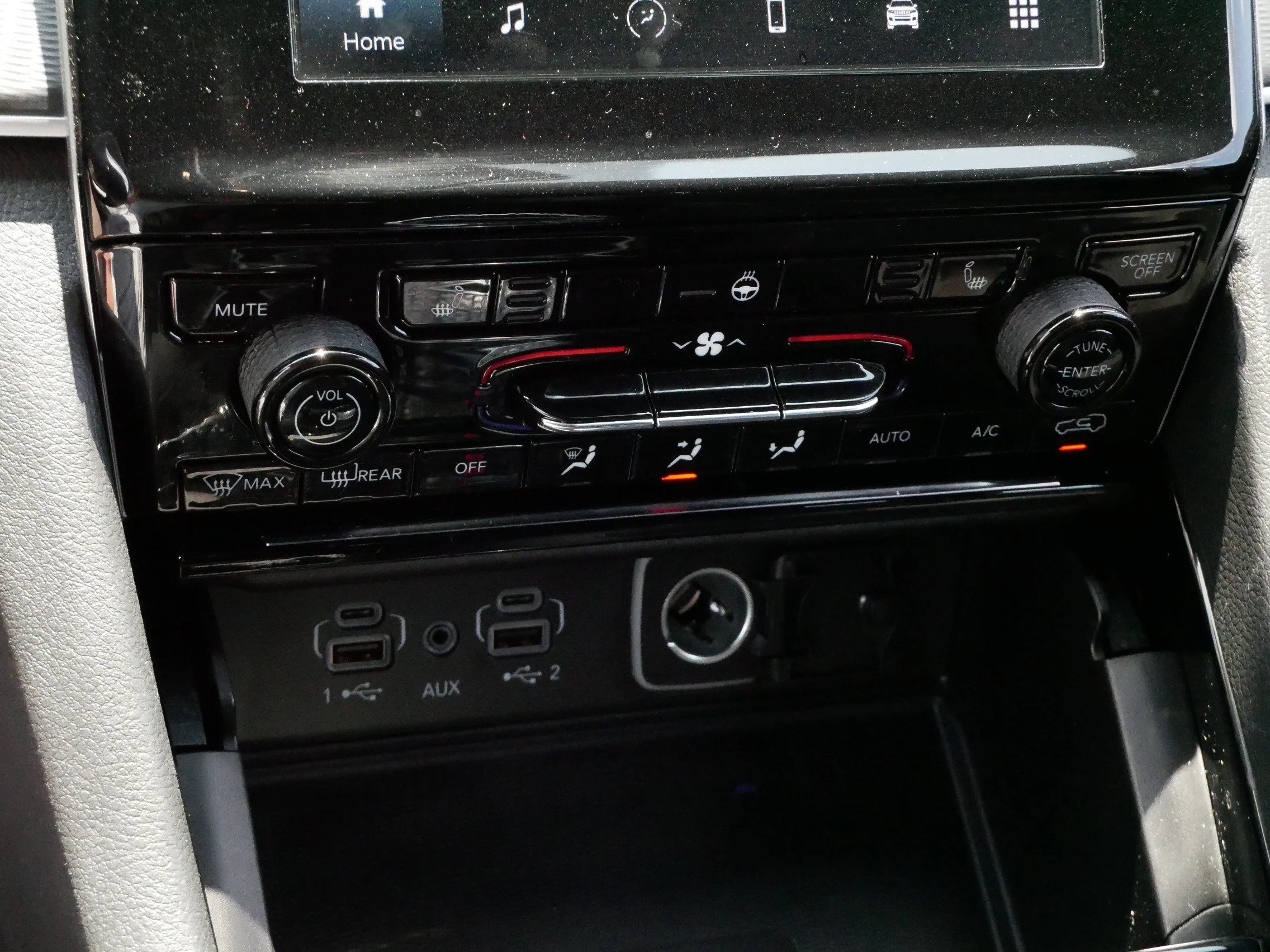 Used 2023 Silver Zynith Jeep Altitude image 23