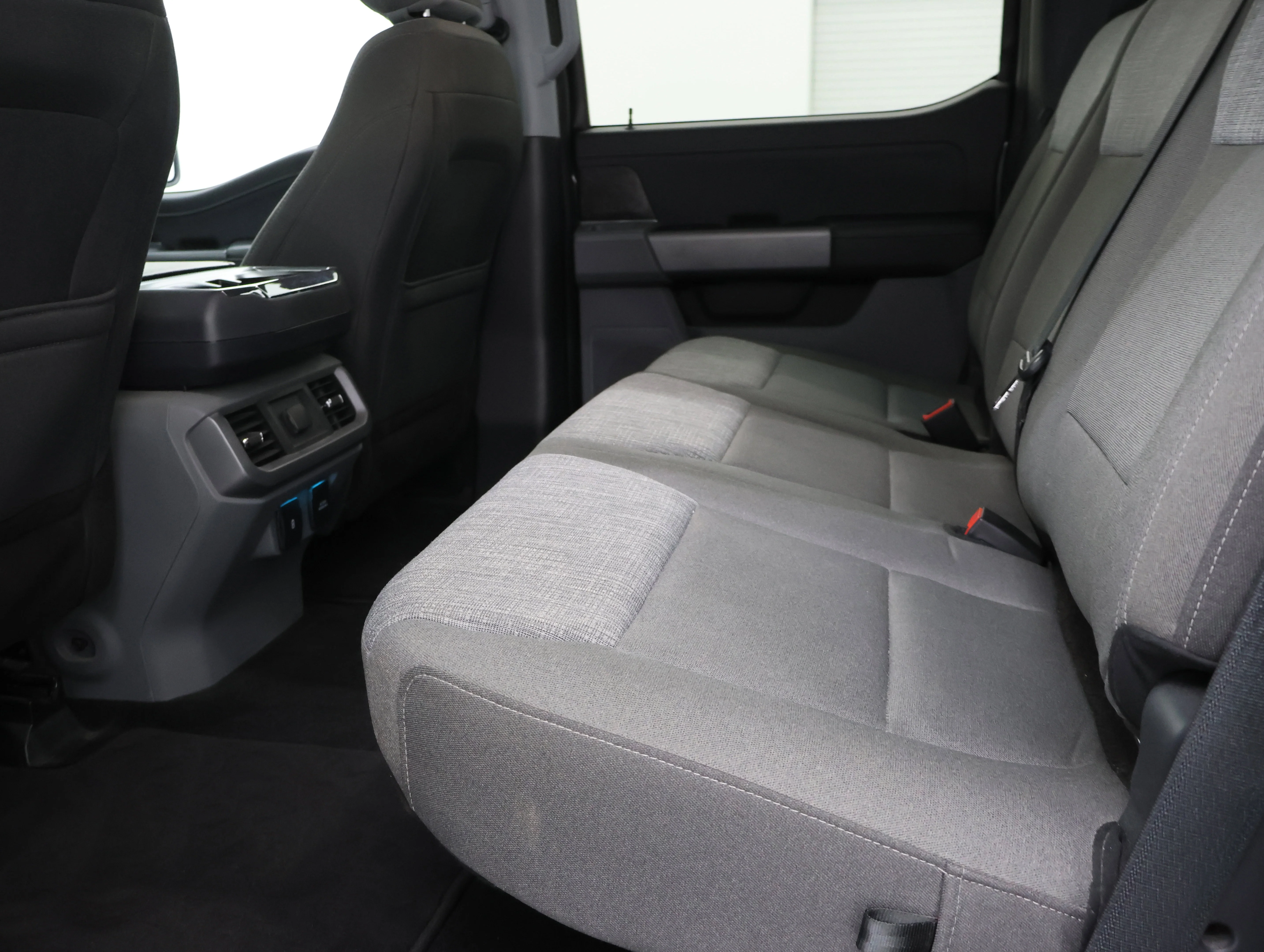 Used 2021 Guard Metallic Ford XLT image 37