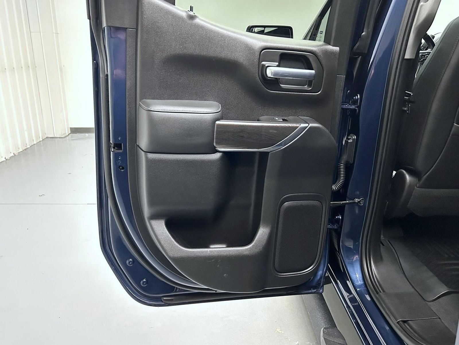 Used 2020 Blue Chevrolet LTZ image 20