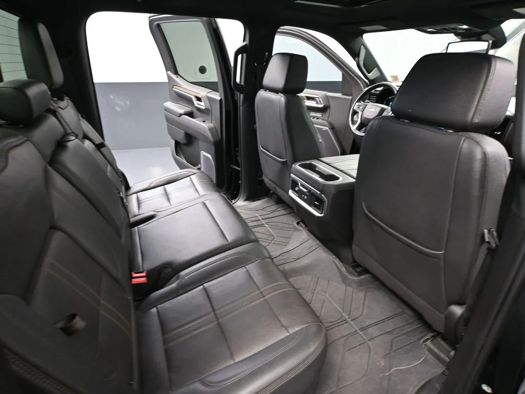 Used 2023 Black Chevrolet High Country image 38