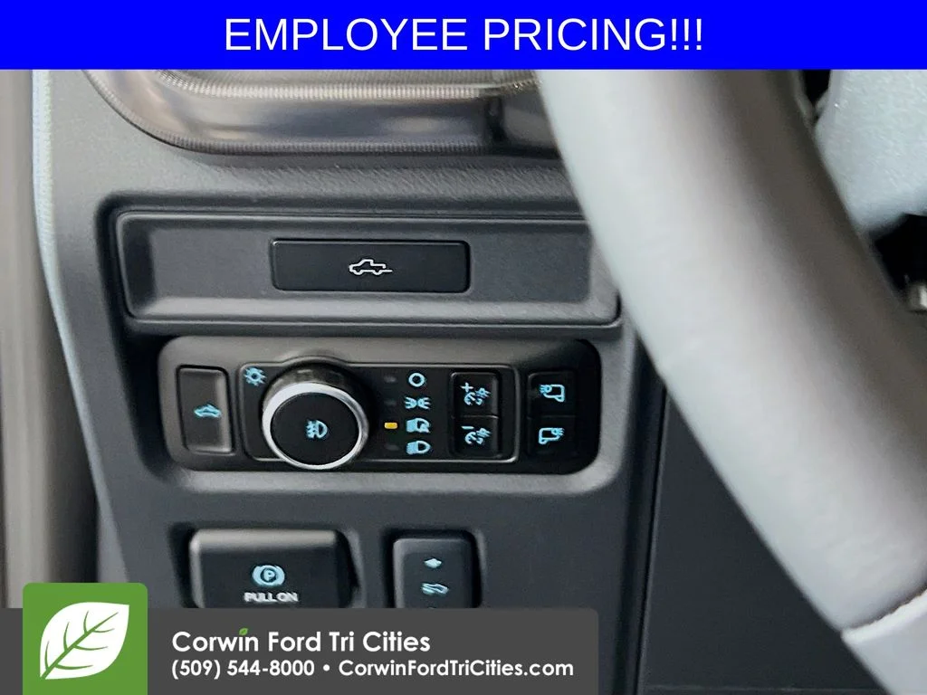 New 2026 Iconic Silver Metallic Ford Lariat image 19