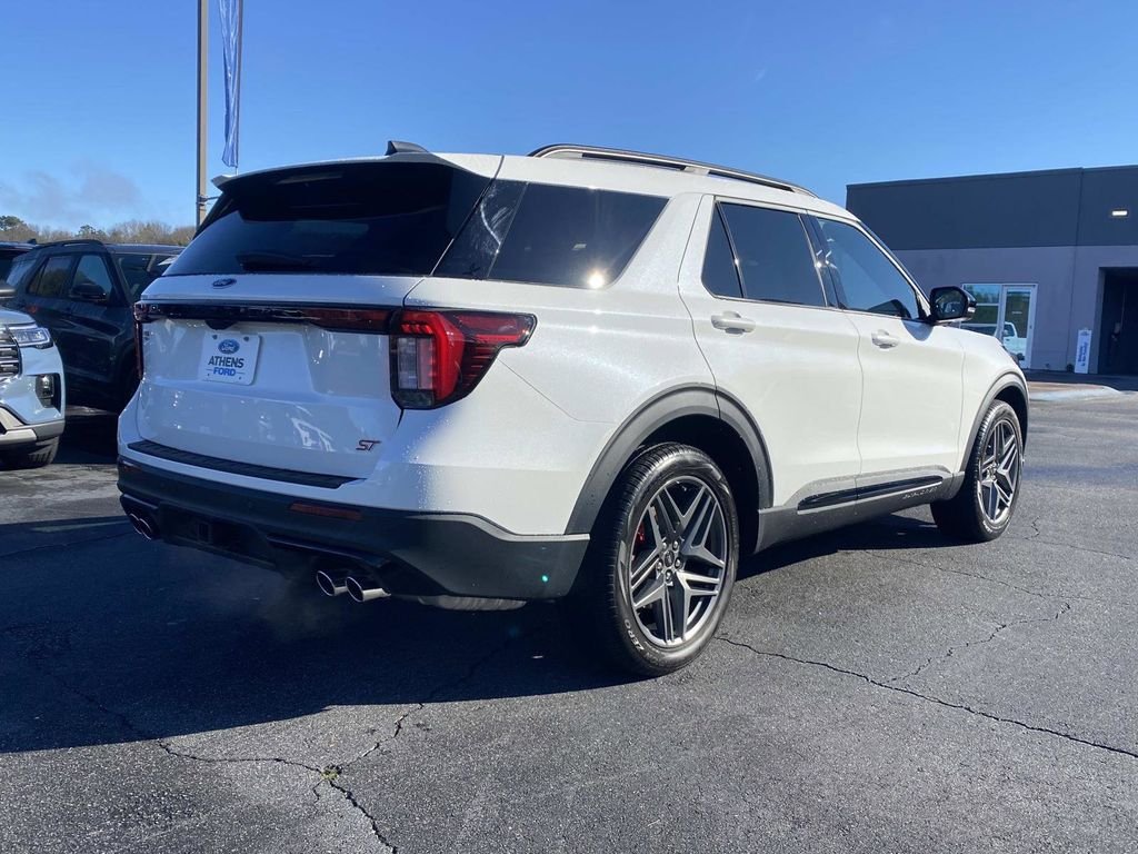 2026 Ford Explorer ST - Photo 3