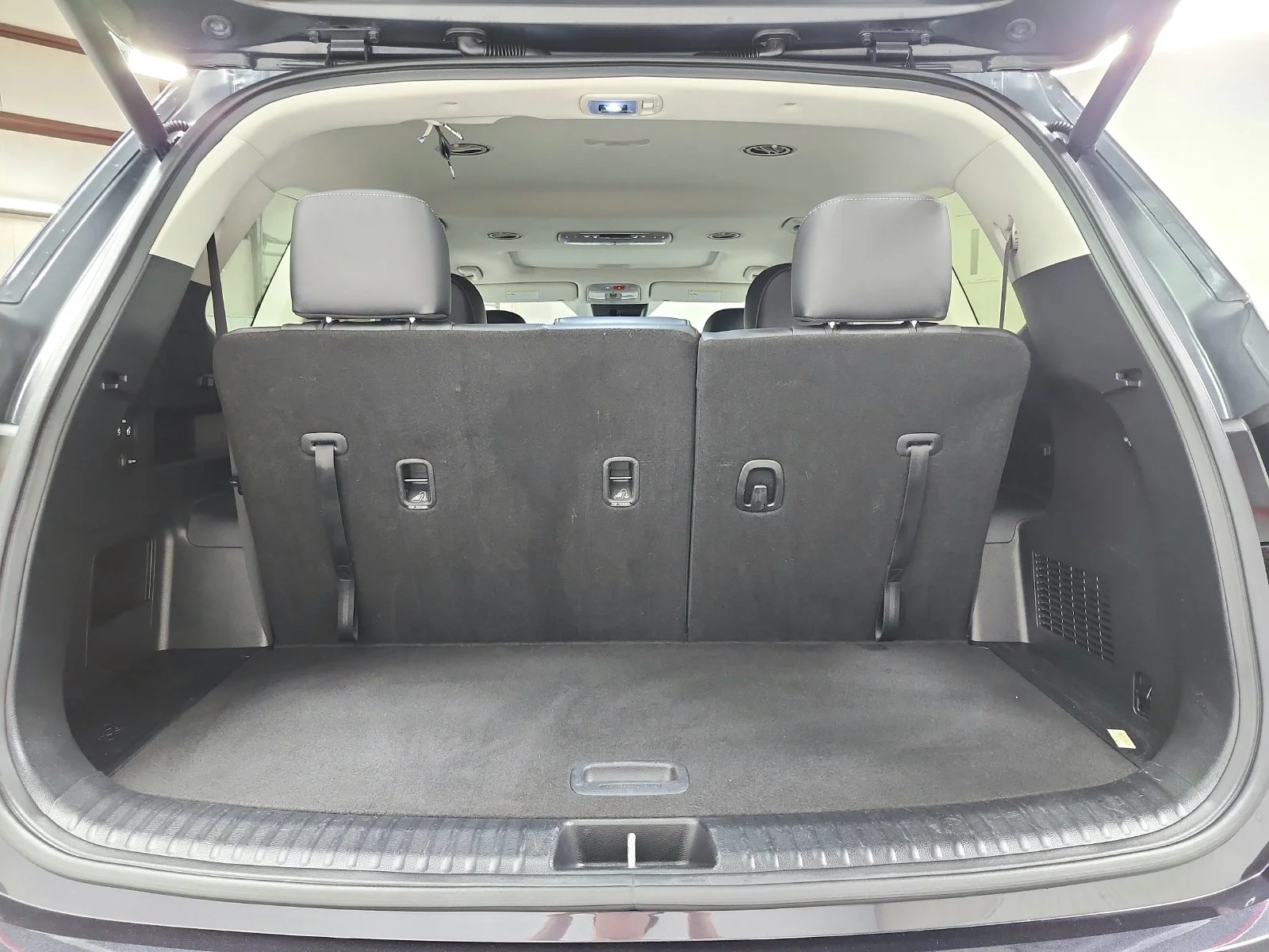 Used 2025  Kia S image 47