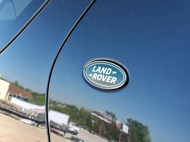 Used 2025  Land Rover S image 28
