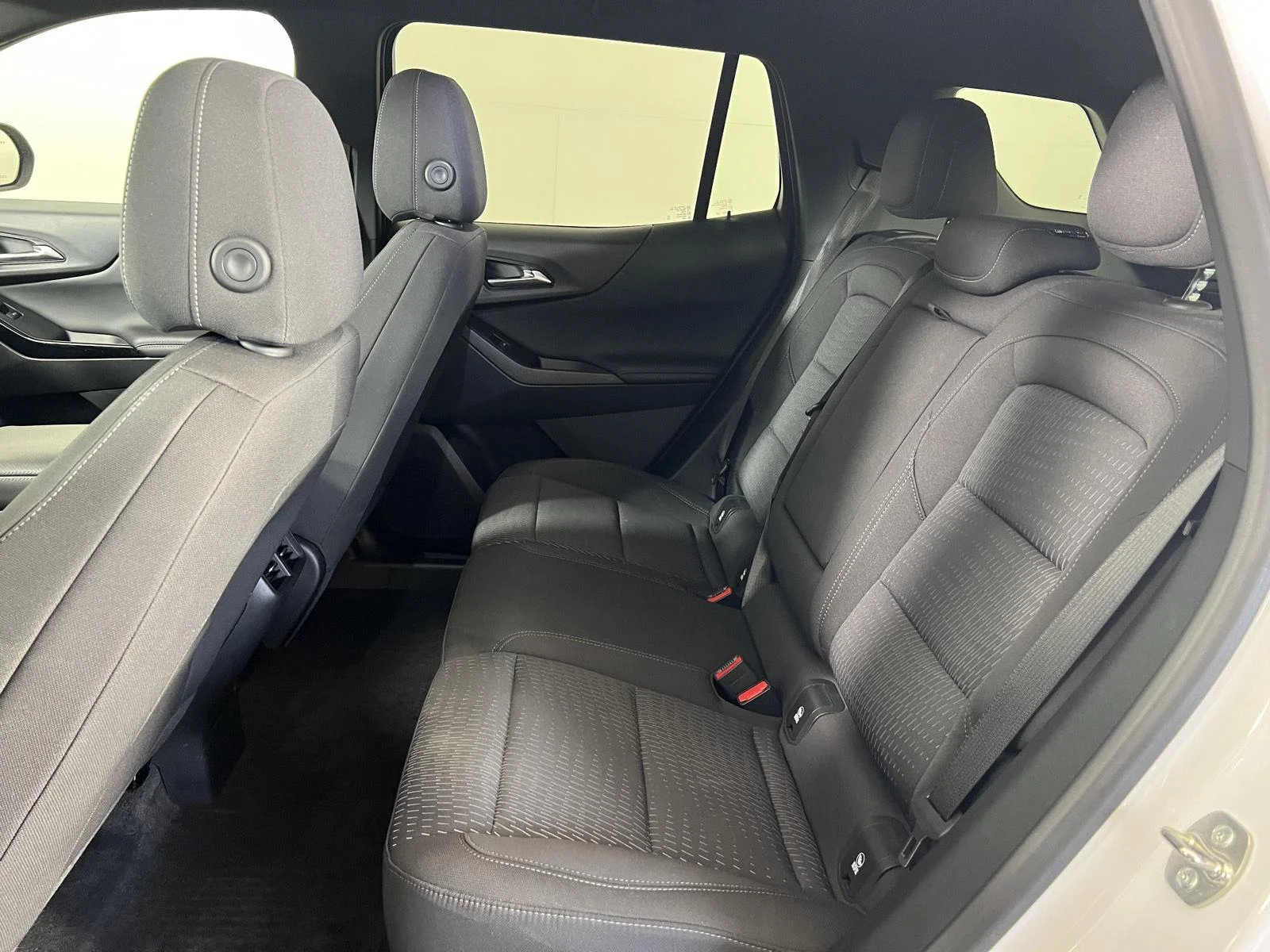 Used 2025 Summit White Chevrolet LT image 19