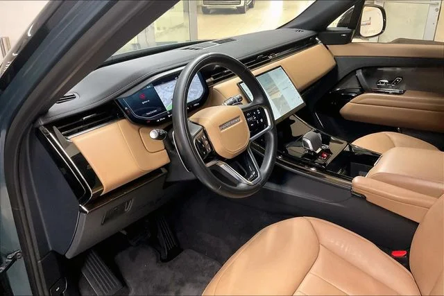 Used 2024 Green Land Rover SE image 22