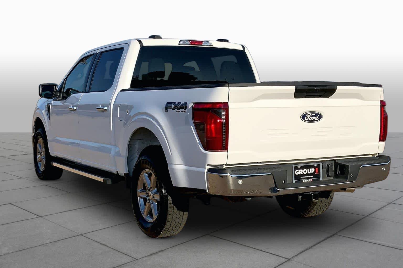 Used 2025 Oxford White Ford XLT image 12