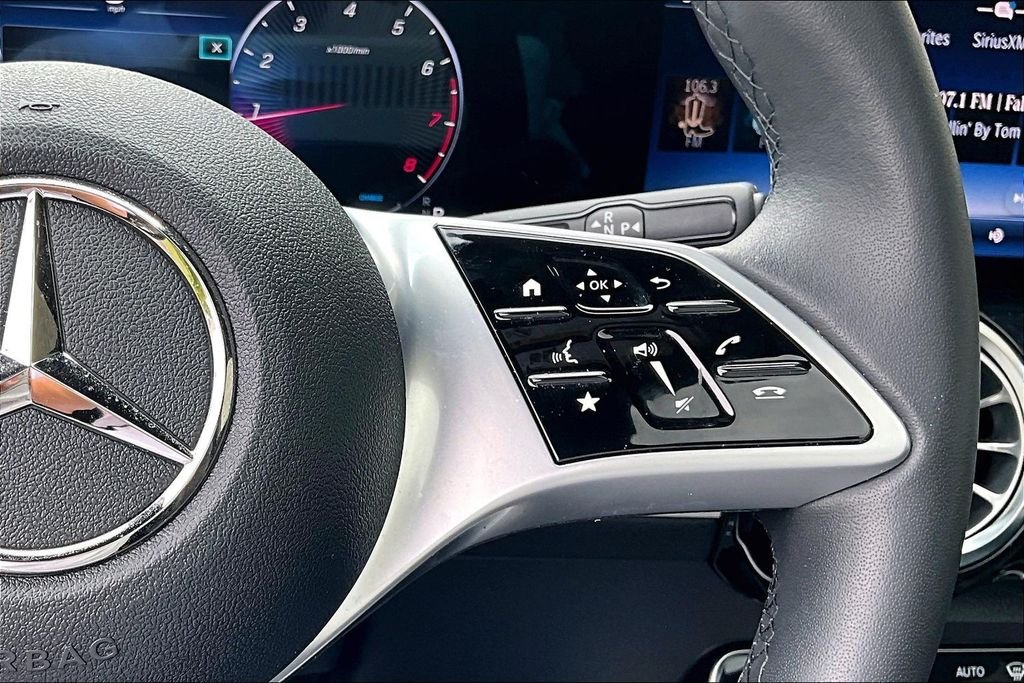 Used 2026 Gray Mercedes-Benz GLB 250 image 21