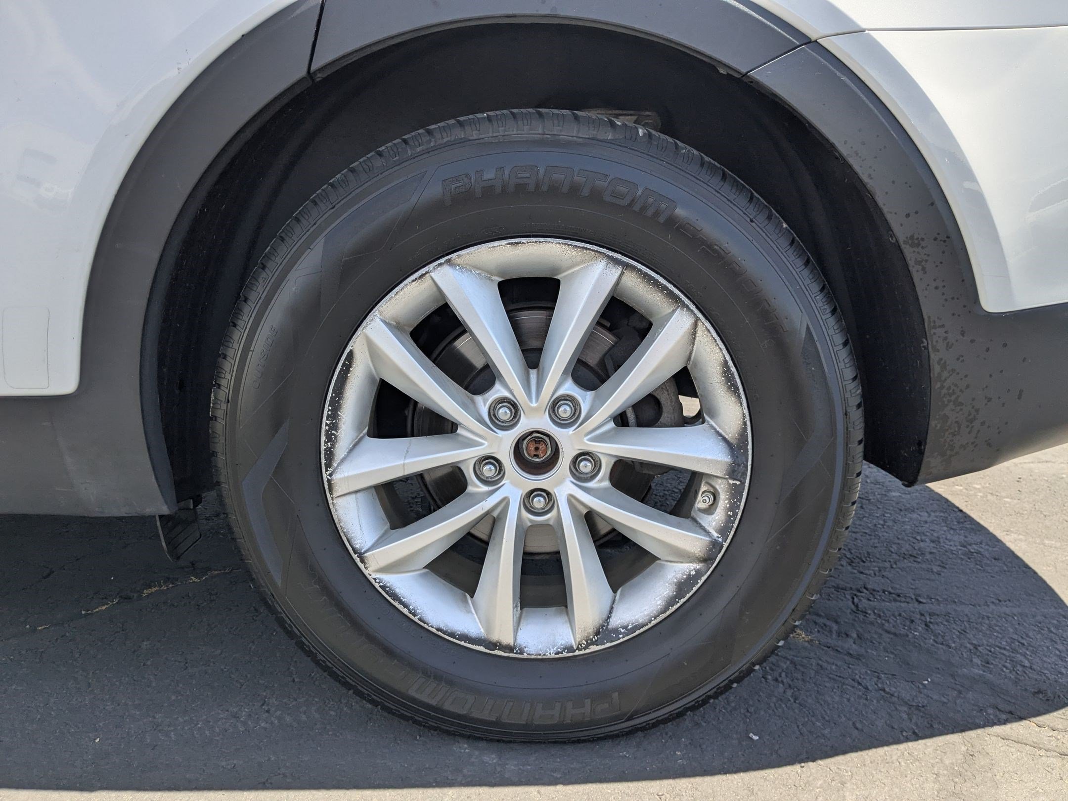 Used 2018 Snow White Pearl Kia LX image 33