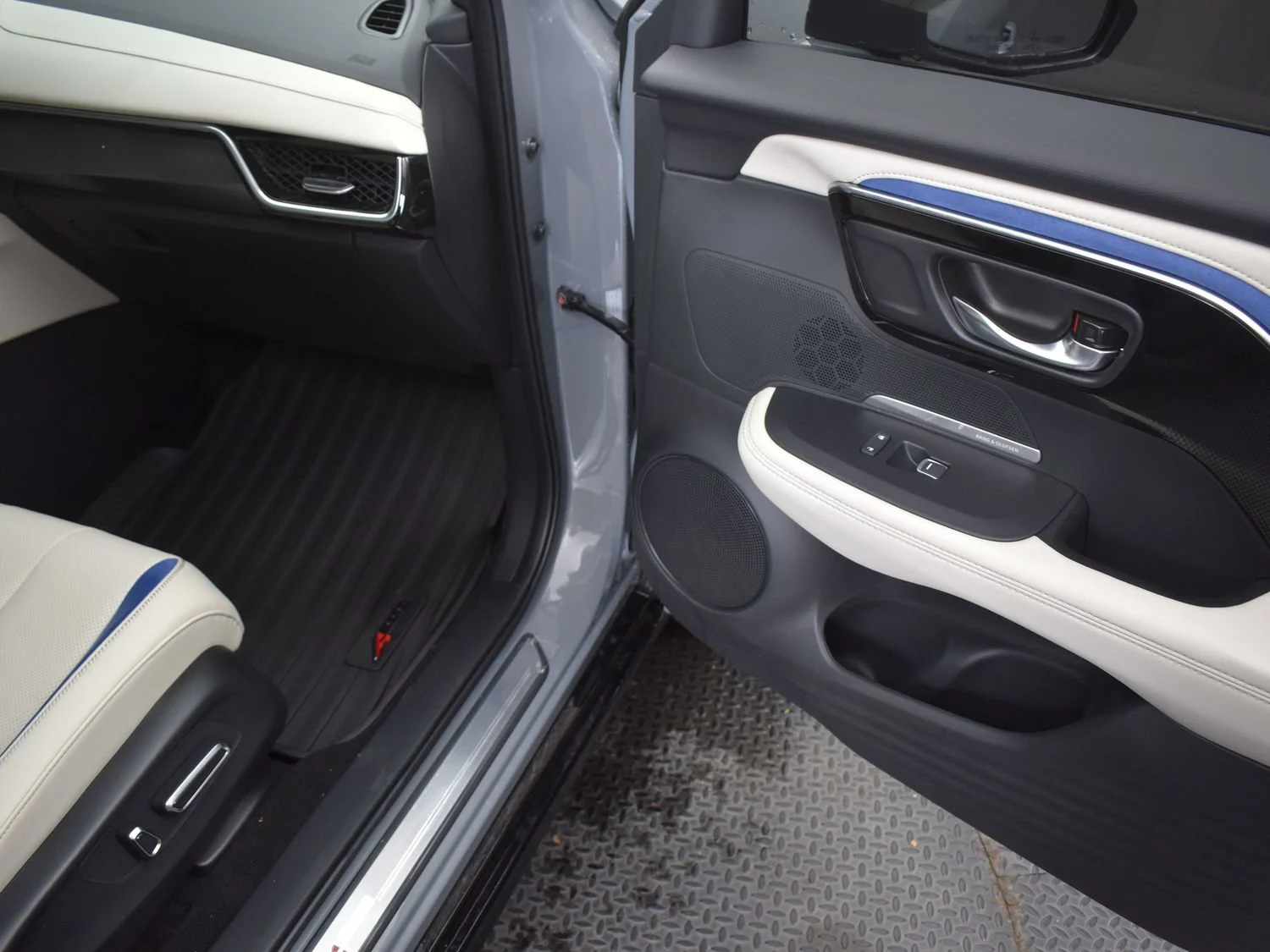 New 2025 Urban Gray Pearl Acura w/A-Spec Advance Package image 28