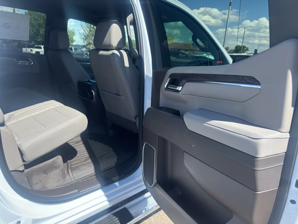 New 2026 Glacier White Tricoat GMC SLT image 19