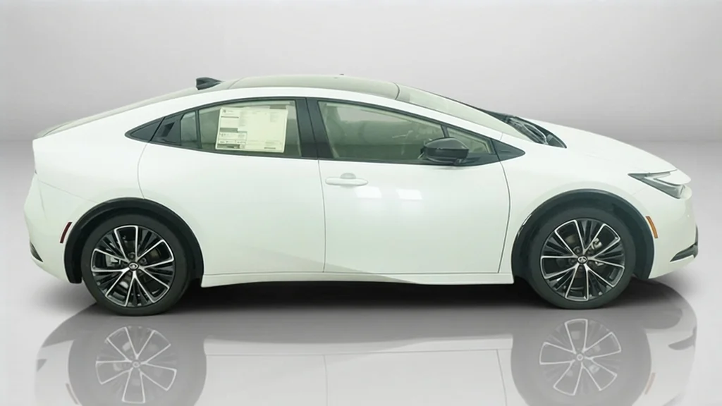 New 2027 Wind Chill Pearl Toyota XLE image 7