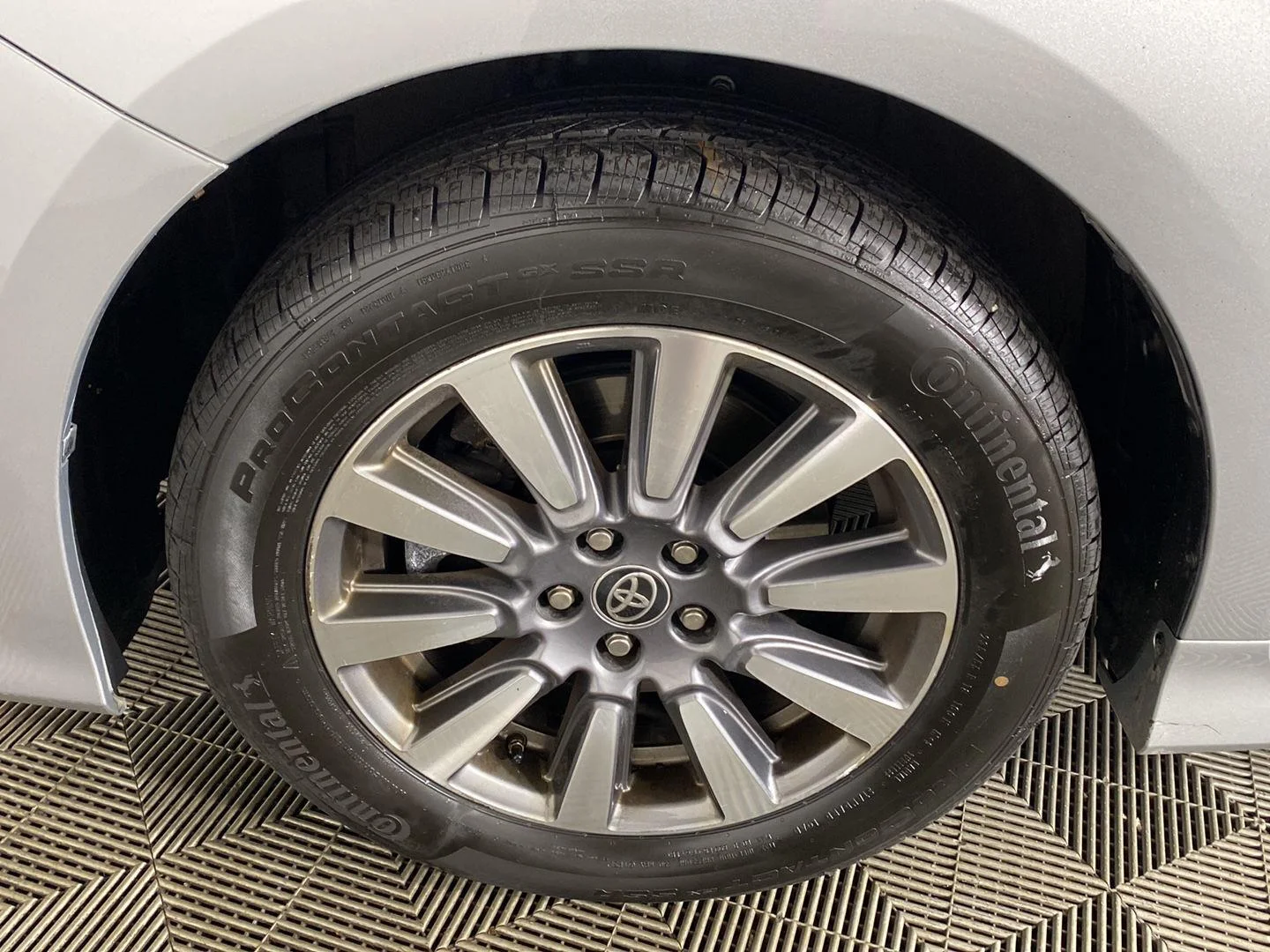 Used 2020 Celestial Silver Metallic Toyota LE image 10