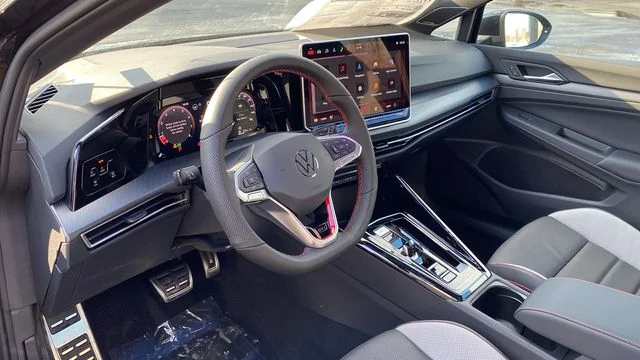 2026 Volkswagen Golf GTI SE - Photo 11