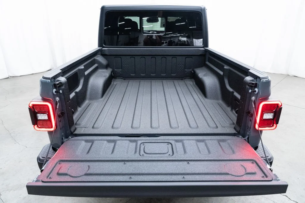 New 2026 Anvil Clear-Coat Exterior Paint Jeep Mojave image 8