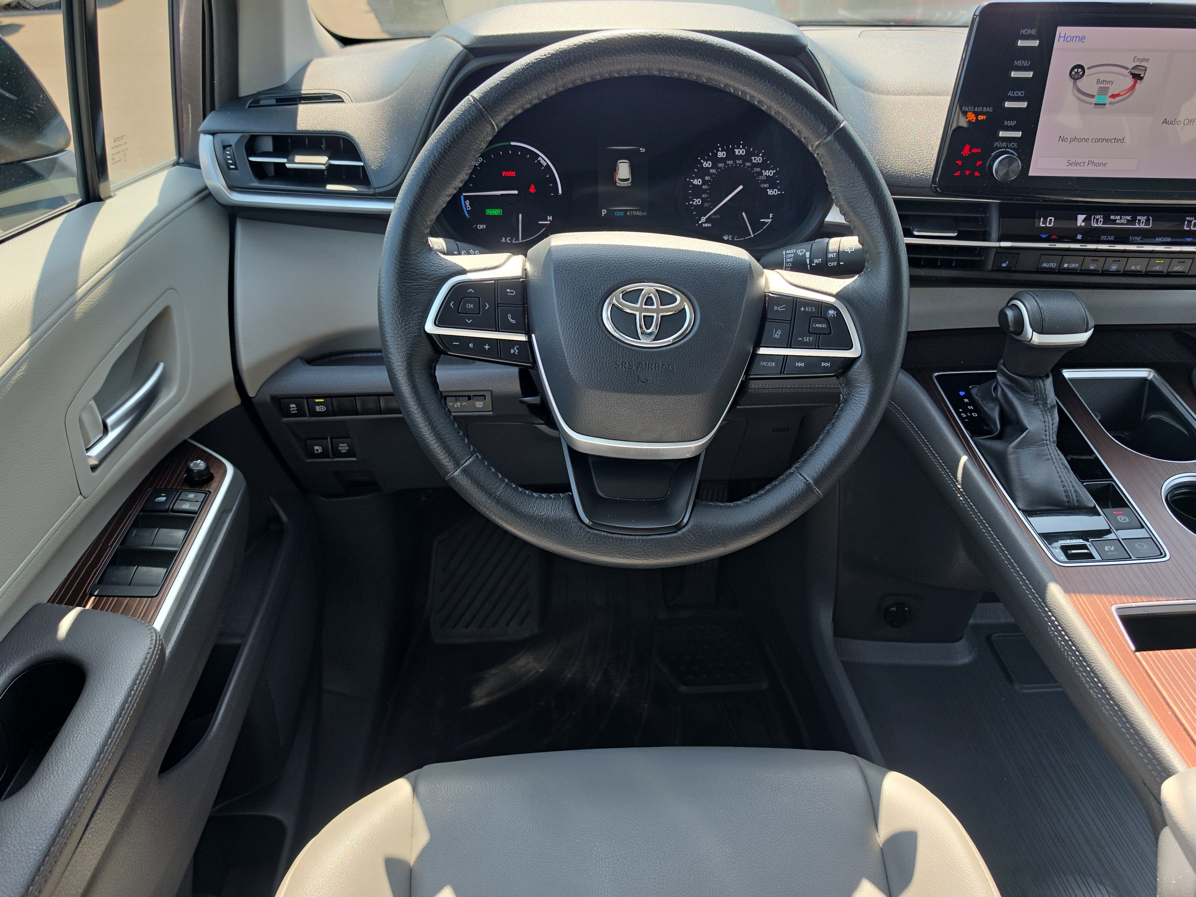 Used 2022 Sunset Bronze Mica Toyota XLE image 14