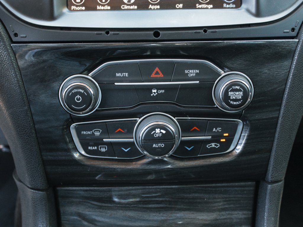 Used 2018 Gloss Black Chrysler Touring image 17