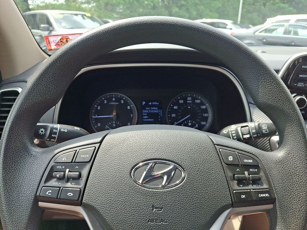 Used 2019 White Hyundai SE image 18