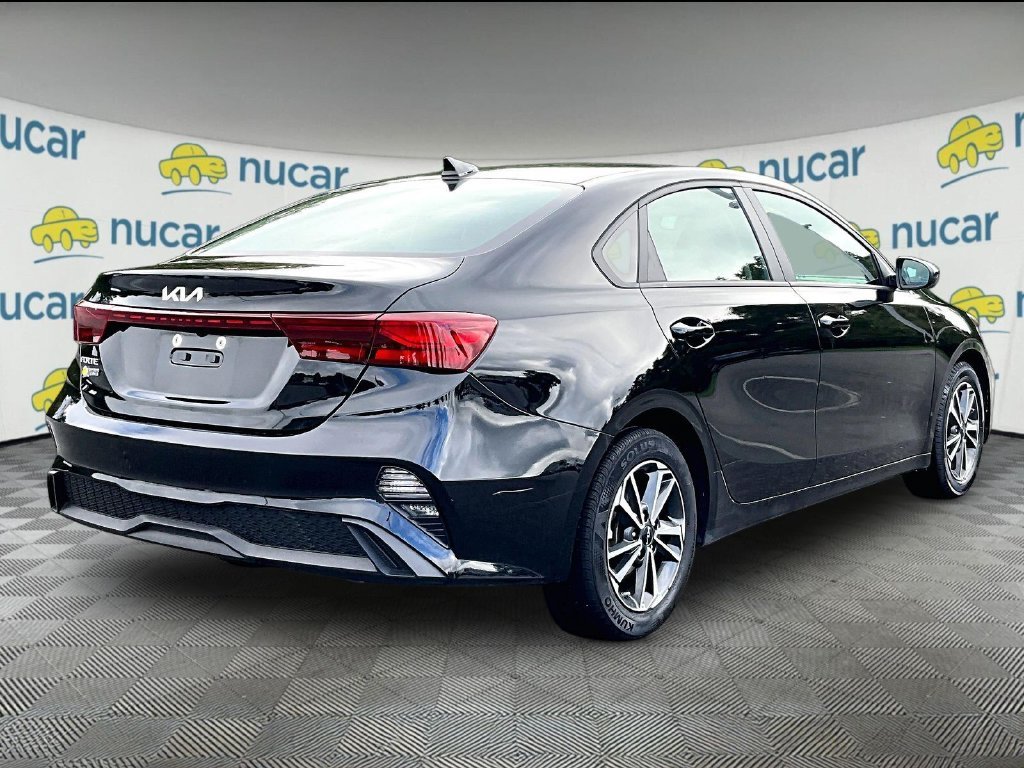 Used 2023 Black Kia LXS image 6