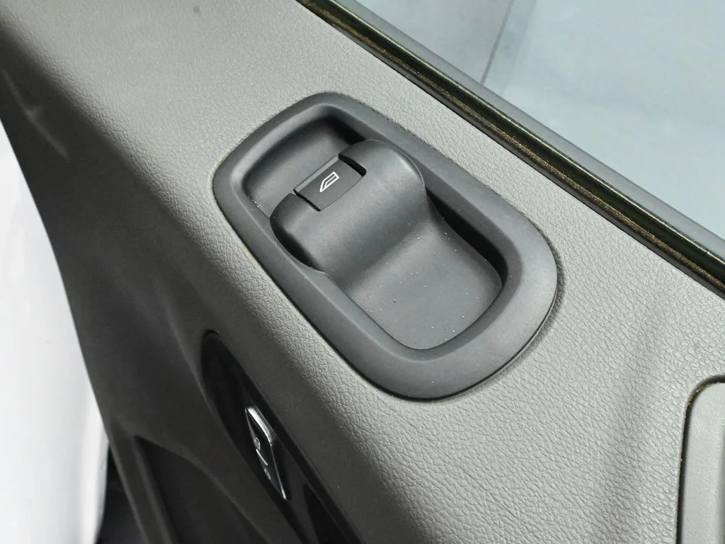Used 2023 White Ford XL image 40