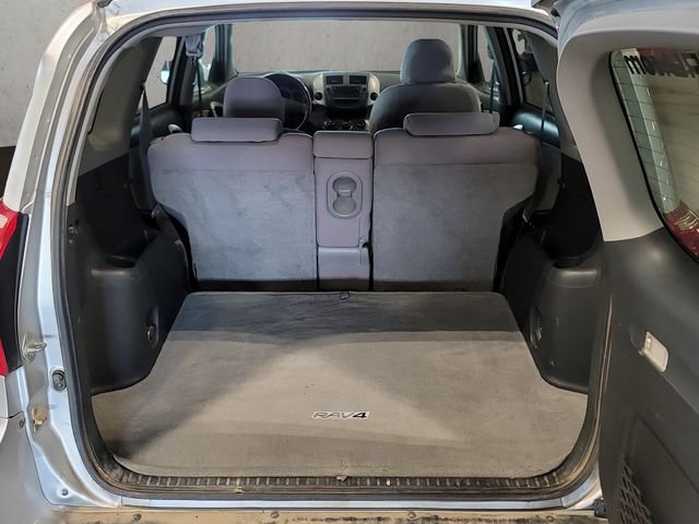 Used 2008 Classic Silver Metallic Toyota Base image 18