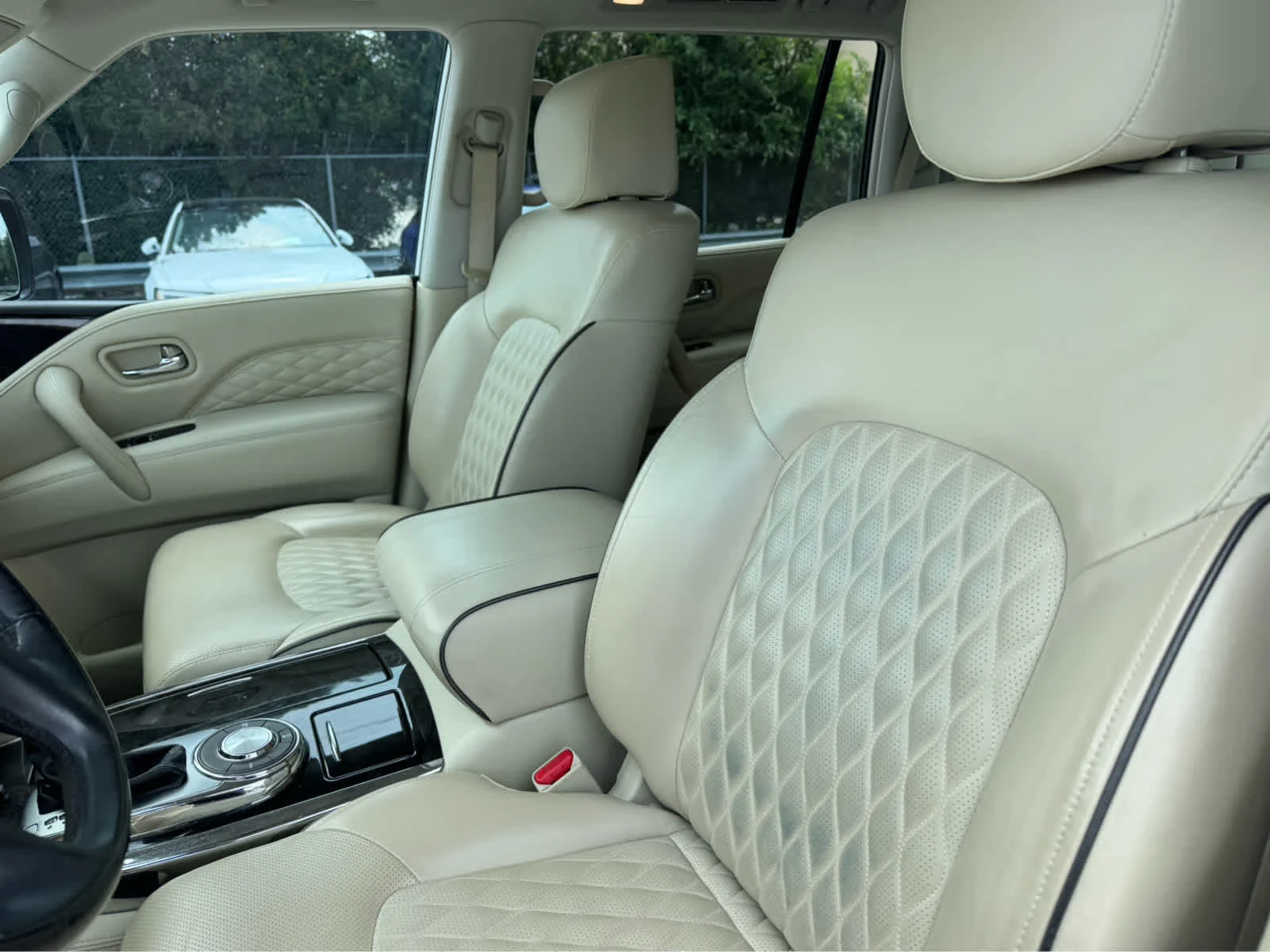 Used 2019 Moonstone White INFINITI LUXE image 12