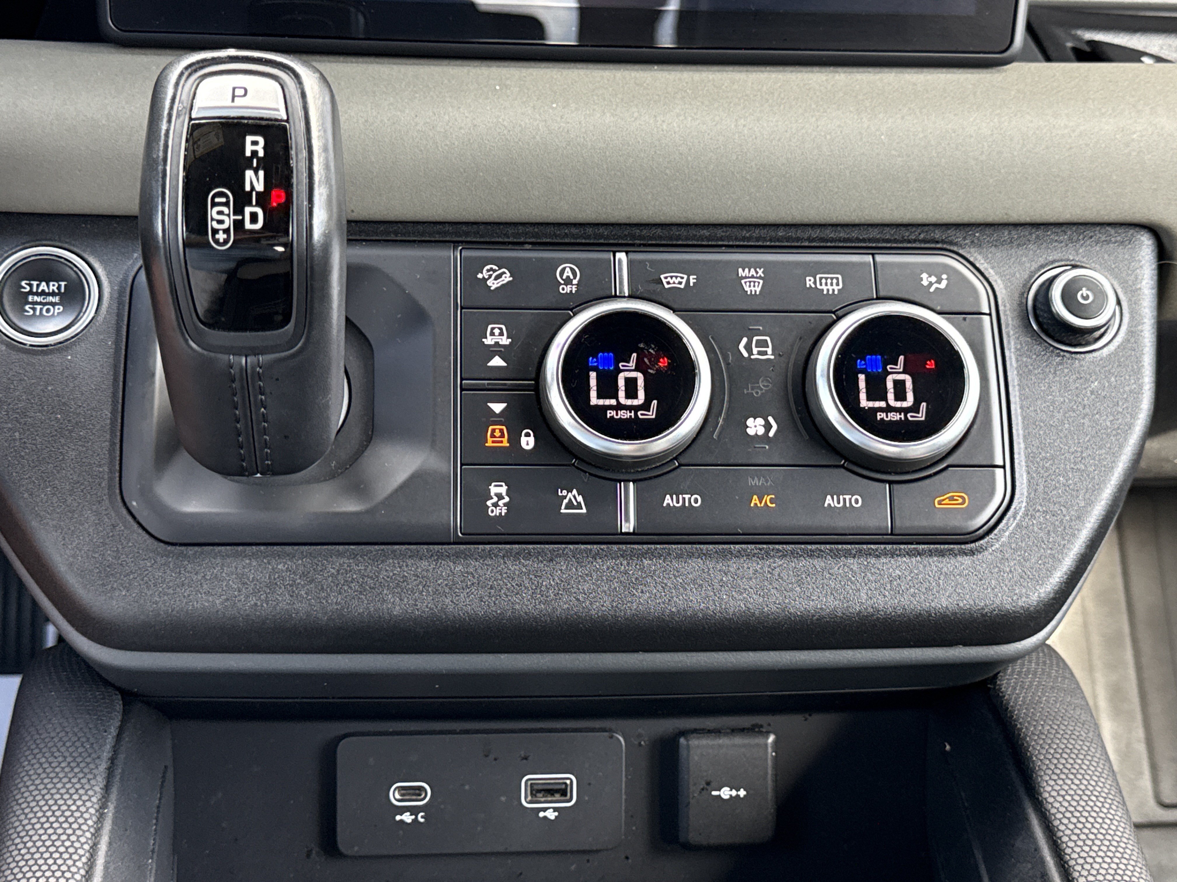2021 Land Rover Defender X-Dynamic SE - Photo 31