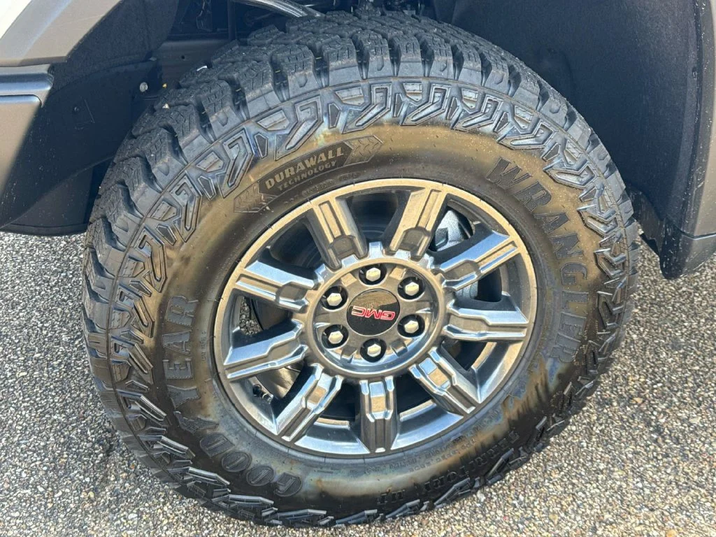 2026 GMC Sierra 1500 AT4X - Photo 6