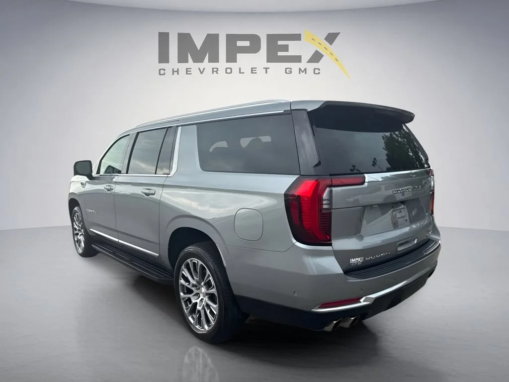 Used 2025 Sterling Metallic GMC Denali image 3