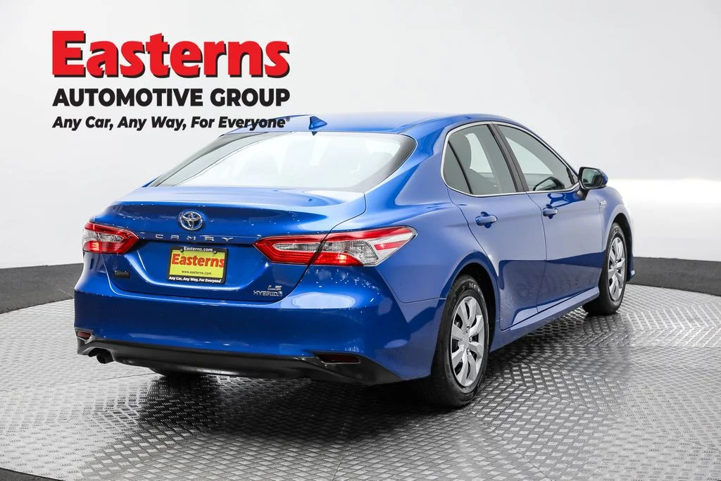 Used 2020 Blue Toyota LE image 5