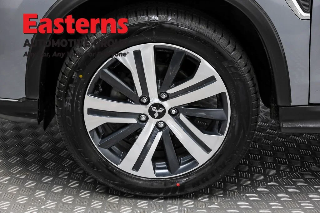 Used 2023 Gray Mitsubishi 2.0 SE image 31
