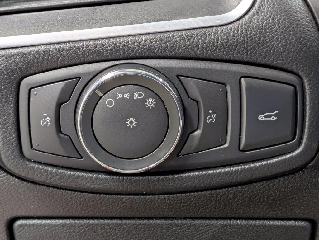 Used 2016 Red Ford Sport image 10