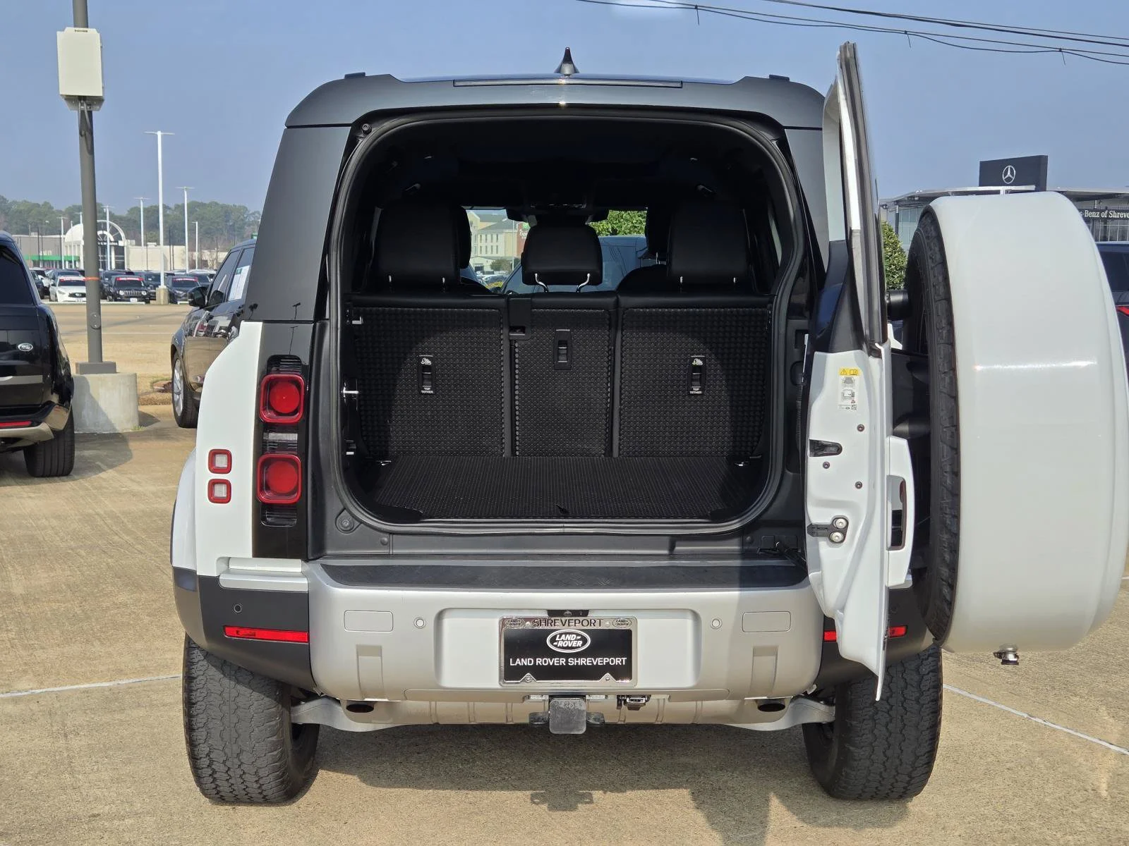 Certified Used 2023 Fuji White Land Rover SE image 8
