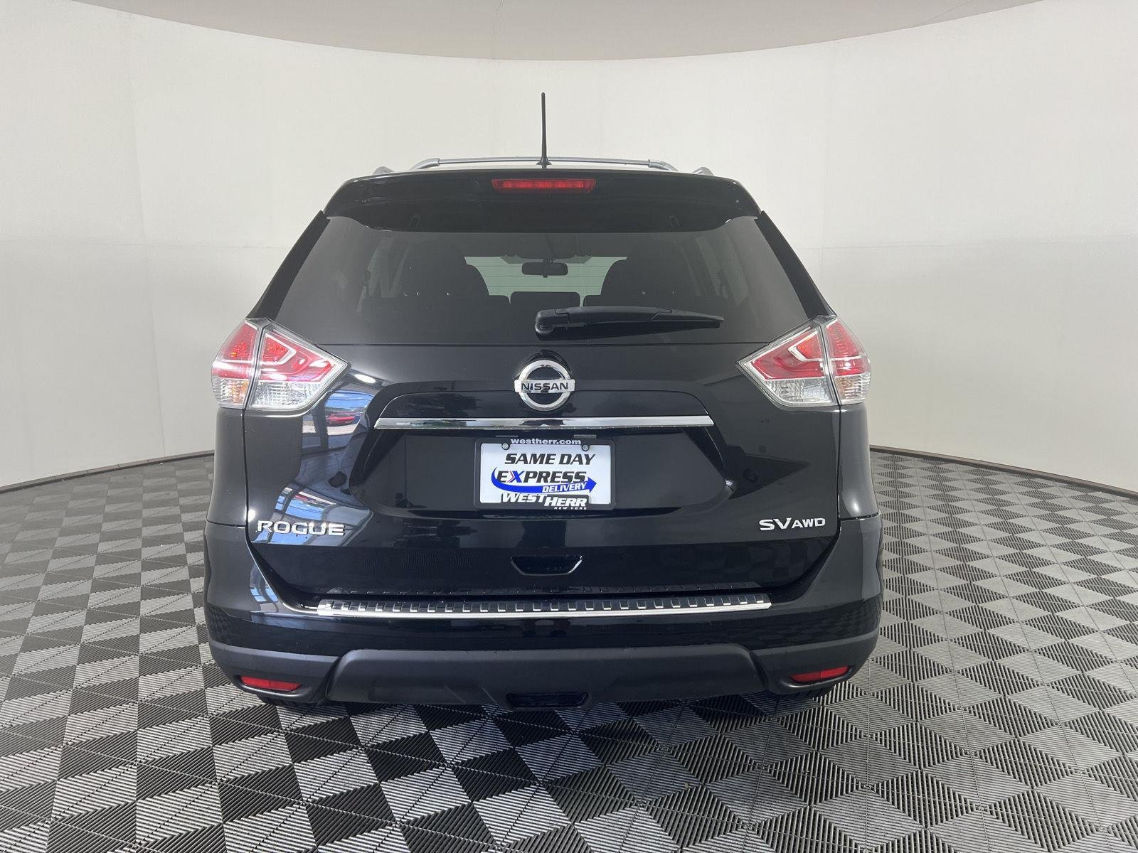 Used 2016 Magnetic Black Nissan SV image 28