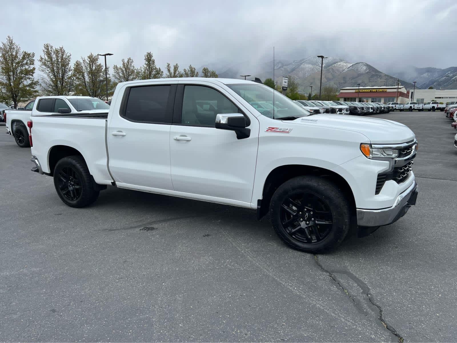 Used 2024 Summit White Chevrolet LT image 7