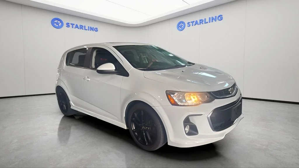 Used 2017 SUMMIT WHITE Chevrolet Premier image 2