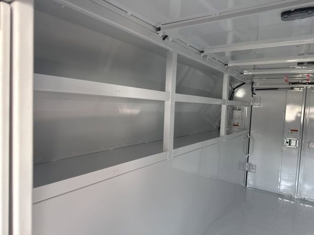 New 2025 Summit White Chevrolet 1WT image 14