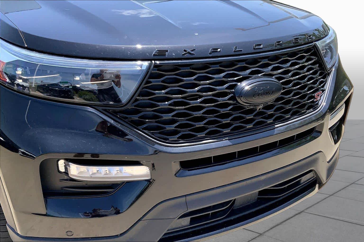 Used 2023 Agate Black Metallic Ford ST image 28