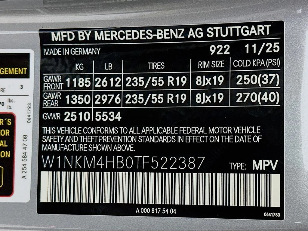 Used 2026 Gray Mercedes-Benz GLC 300 image 32
