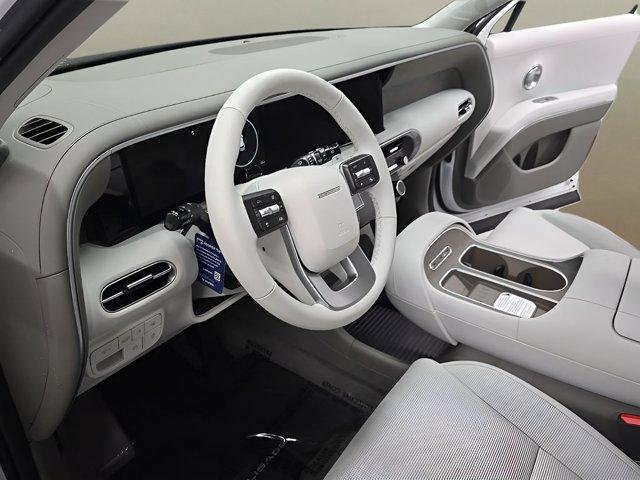 New 2026 White Hyundai SEL Premium 8P image 14