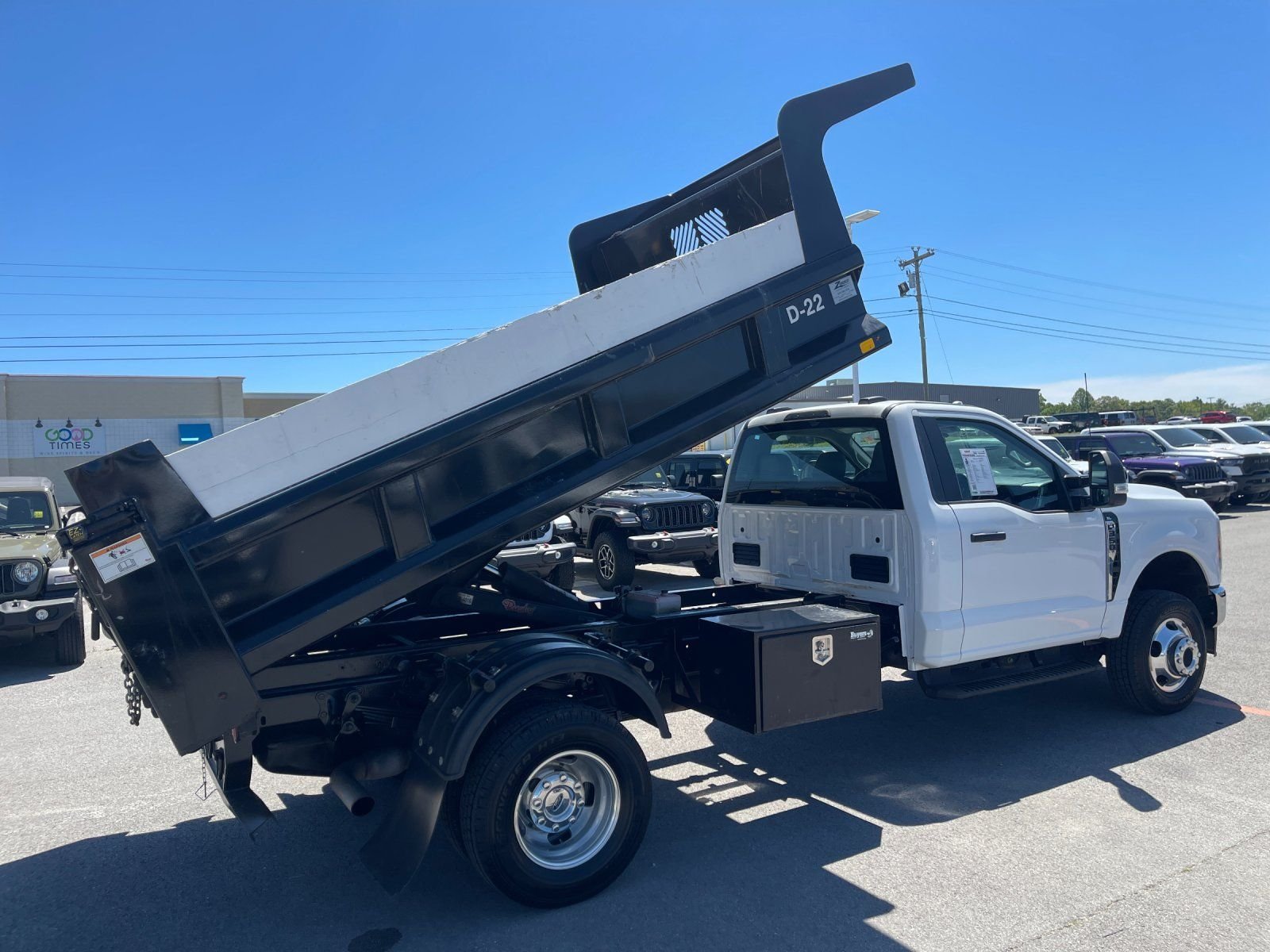 Used 2023 White Ford XL image 28