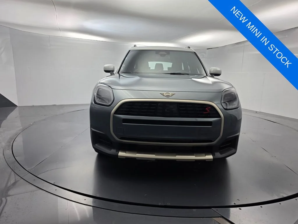 New 2027 Green MINI Signature Plus image 2