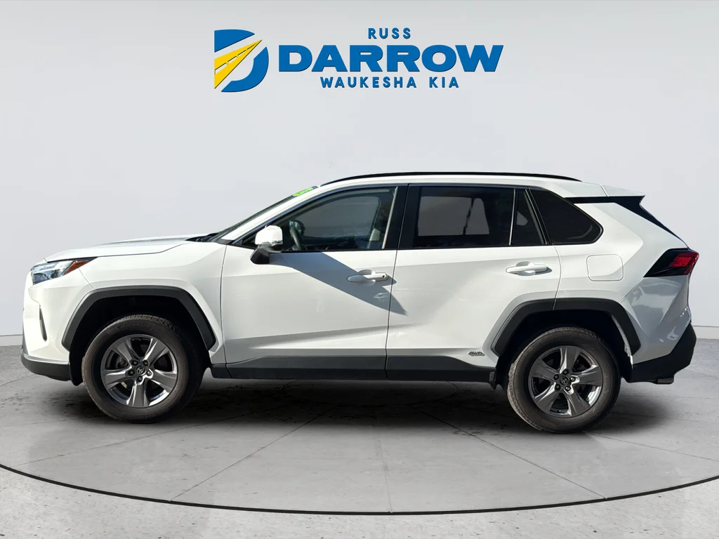 Used 2025 White Toyota XLE image 2