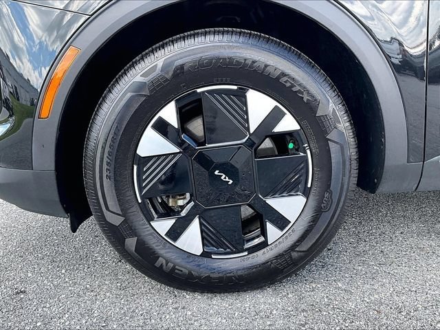 Used 2026 Black Kia LX image 7