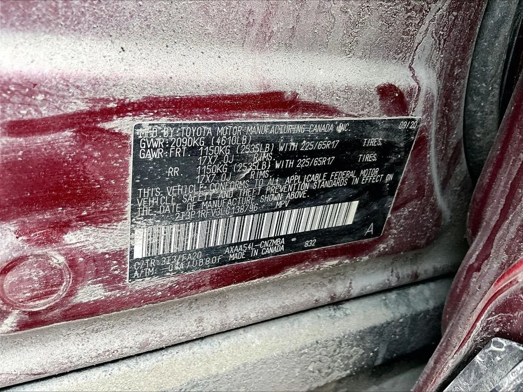 Used 2020 Pearl Toyota XLE image 6