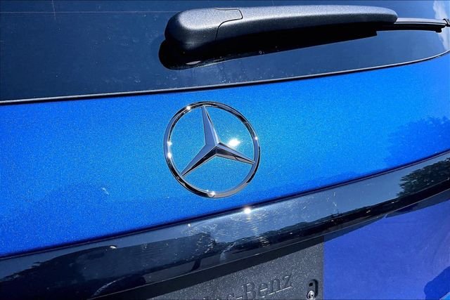 Used 2026 Blue Mercedes-Benz GLC 300 image 28
