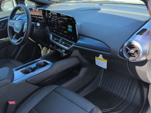 New 2026 Summit White Chevrolet LT image 30