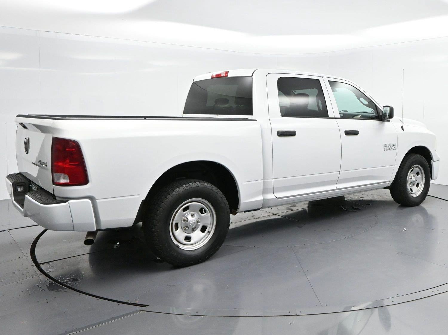 Used 2015 Bright White Clearcoat Ram Tradesman image 7