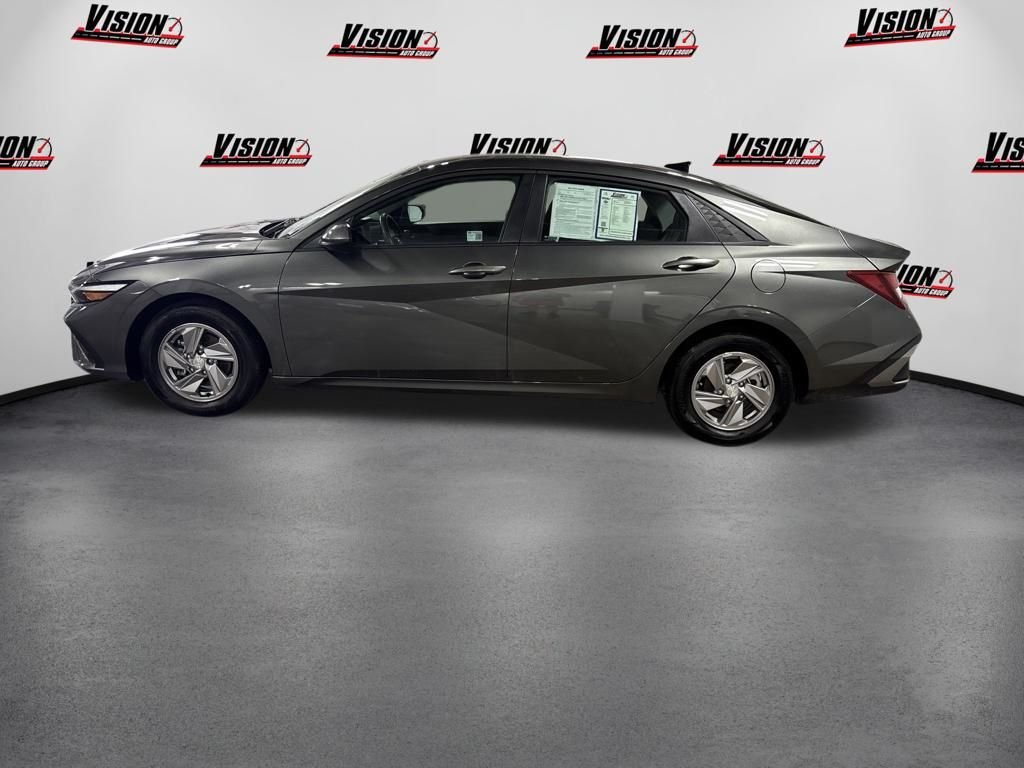 Certified Used 2025 Gray Hyundai SE image 8