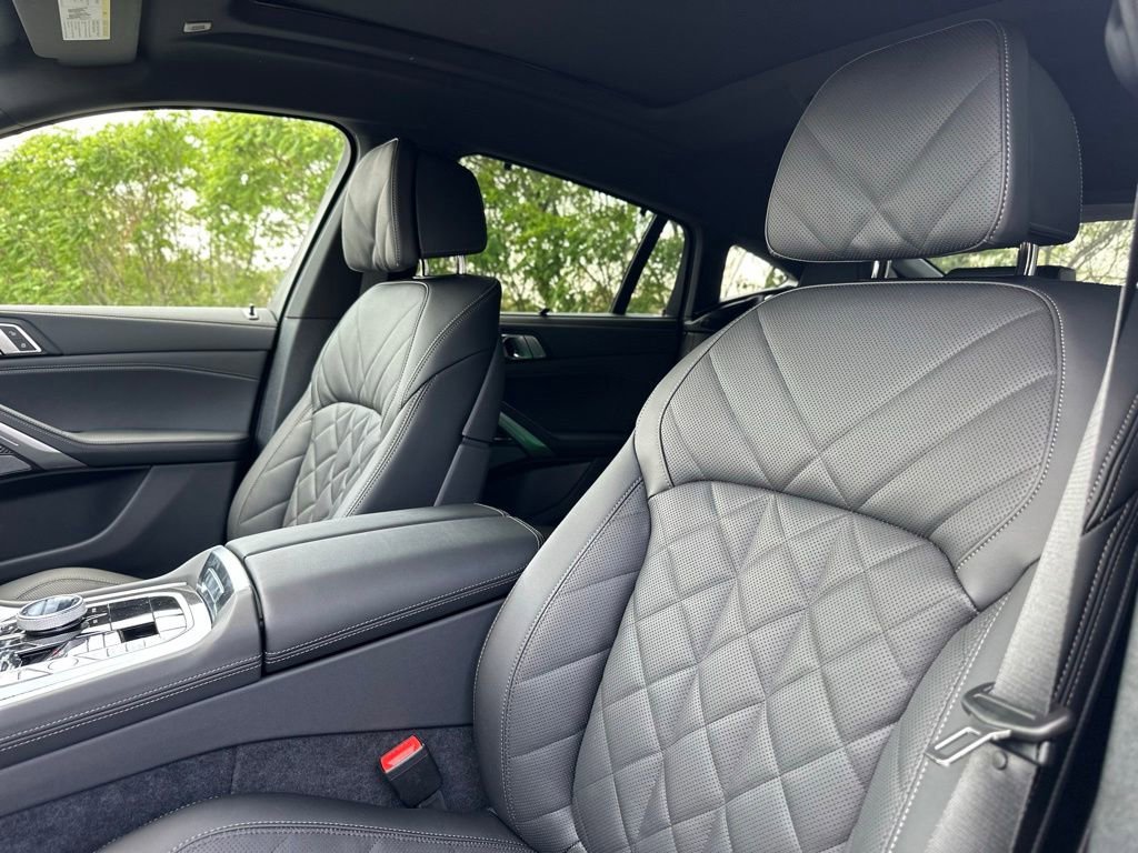 New 2027 Dravit Grey Metallic BMW M60i image 15